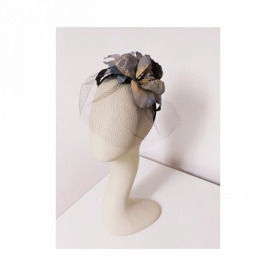 Tocado flor dragón plata.