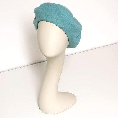 "Stylist Wool Berets in Vibrant Colors - Casual Elegance / Shippings