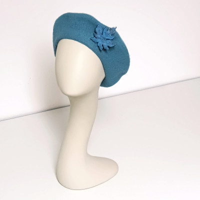 "Stylist Wool Berets in Vibrant Colors - Casual Elegance / Shippings