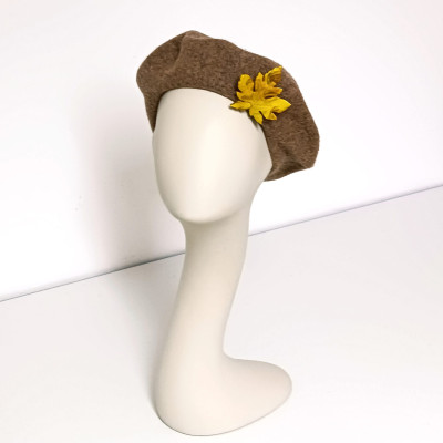 "Stylist Wool Berets in Vibrant Colors - Casual Elegance / Shippings