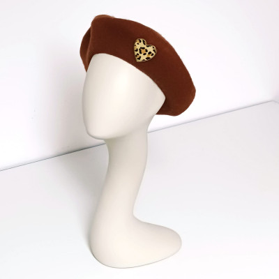 "Stylist Wool Berets in Vibrant Colors - Casual Elegance / Shippings