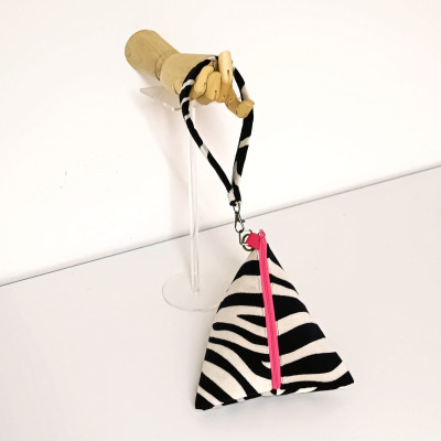 Bolso triangular Estiloso y Personalizable I Diseño Único - De Tela