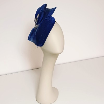 Toca de terciopelo azulón