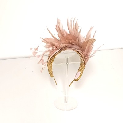 Diadema con plumas rosas